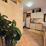 Cleo Apartment *